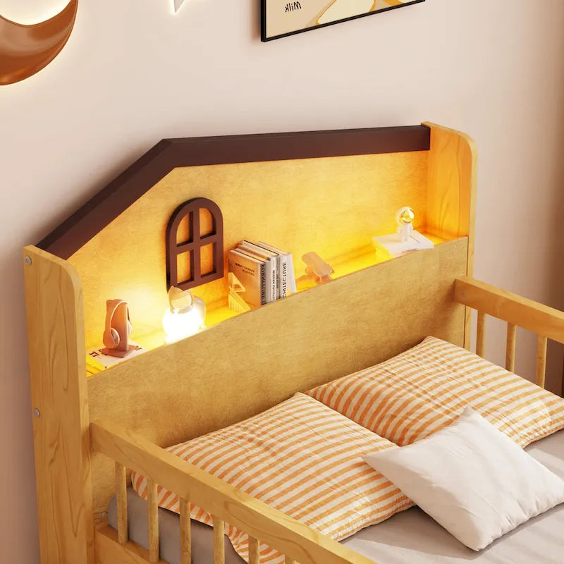 Cama de plataforma individual infantil con cabecero en forma de casa, luces LED, 4 cajones y barandillas laterales, blanco natural