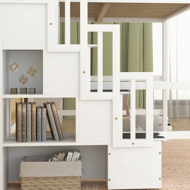 Hochbett in Full Size aus Kiefernholz mit Schreibtisch, offenen Bücherregalen und Aufbewahrungstreppe mit Schranktüren, weiß