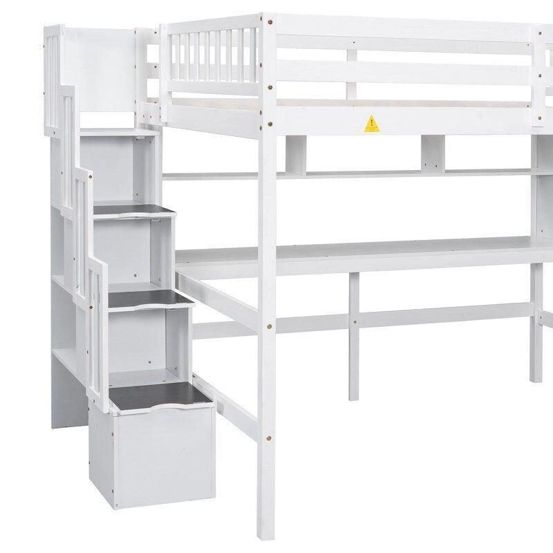 Hochbett in Full Size aus Kiefernholz mit Schreibtisch, offenen Bücherregalen und Aufbewahrungstreppe mit Schranktüren, weiß