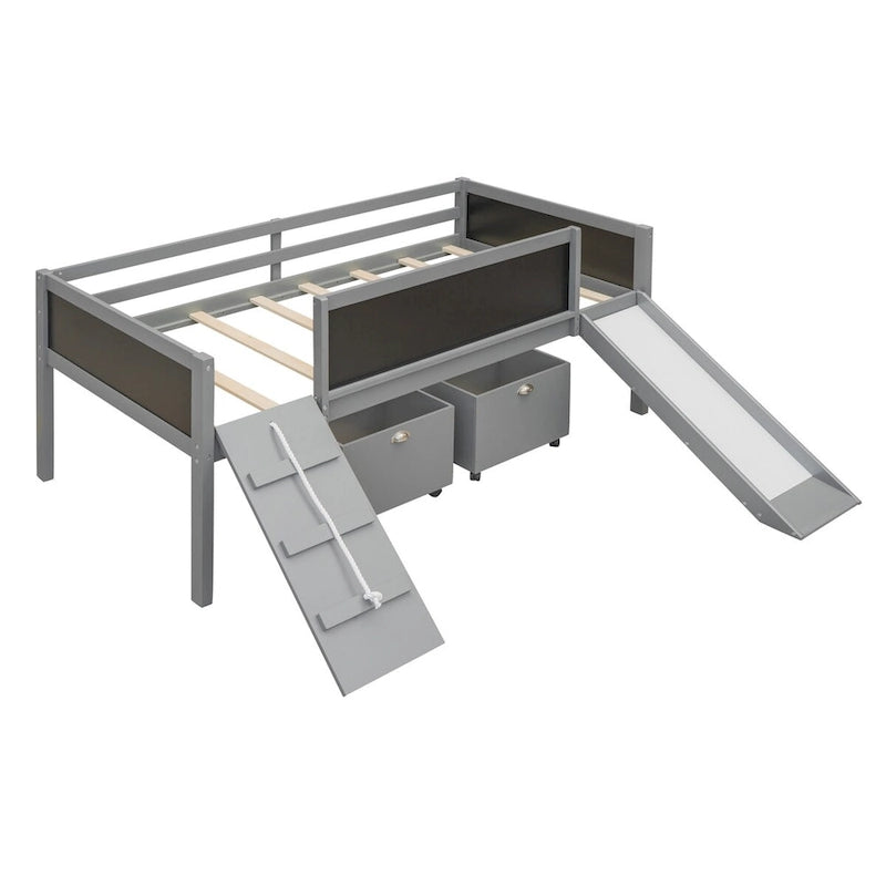 Cama baja tipo loft para niños gemelos con tobogán, estructura para trepar, panel de pizarra y 2 cajas de almacenamiento con ruedas, espresso natural gris blanco